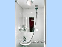 Санузел в каюте 1 категории, полулюксе